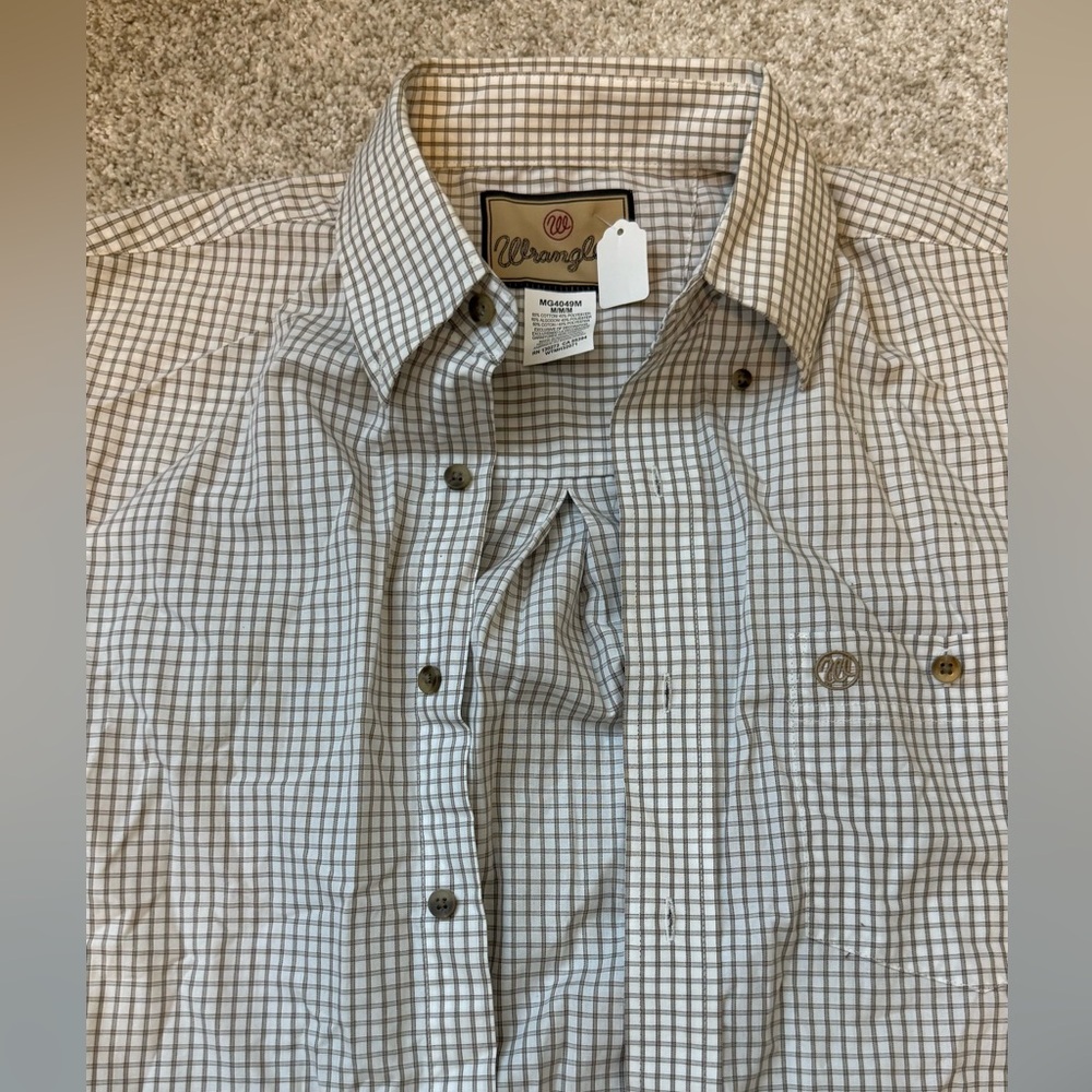 Wrangler Plaid Button-Down Shirt in White and Brown